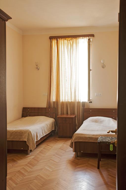 Galavnis Kari Hotel Sighnaghi Exteriör bild